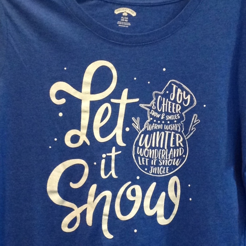E848-997) Let it Snow T-shirt Sz S NWT Women's Snowman